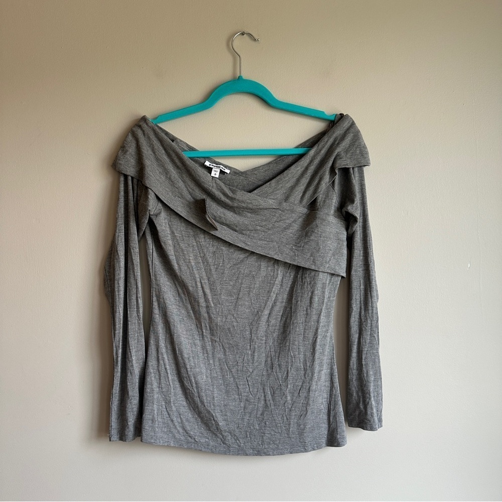 NWT Express Gray Off the Shoulder Long Sleeve Tee Shirt M